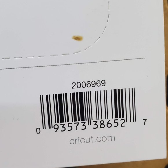 **NIB** Cricut Basic Tool Set - Picture 2 of 3